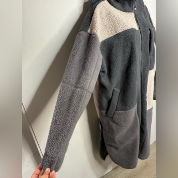 OlI & Hali Colorblock Long Sherpa Size S/M - Picture 4 of 7